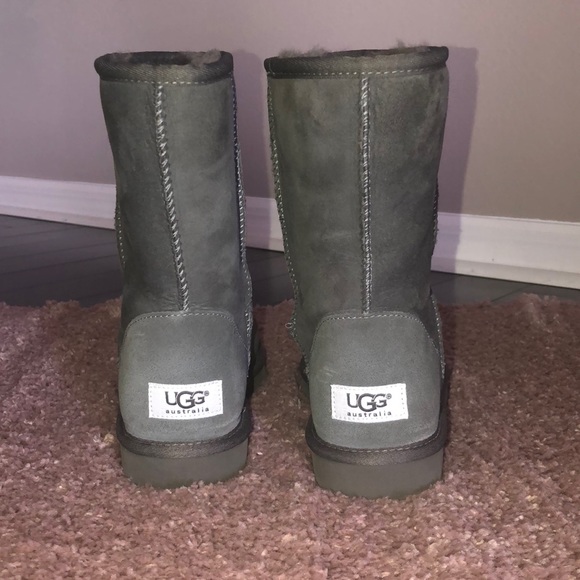 UGG Shoes - UGG Classic Short II